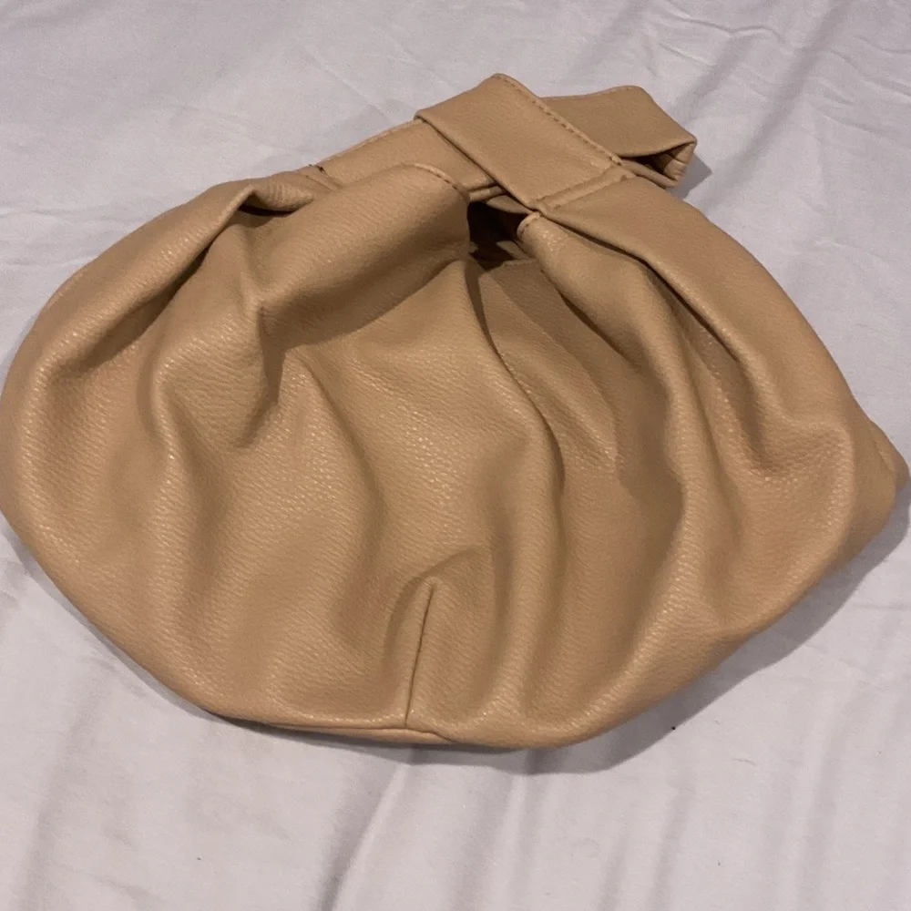 Elegant Tan Hobo Bag